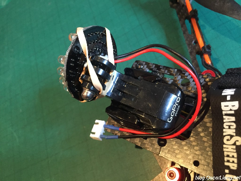 flying-fpv-night-dark-IR-light-led-LED-illuminator-mounted-on-quadcopter-back